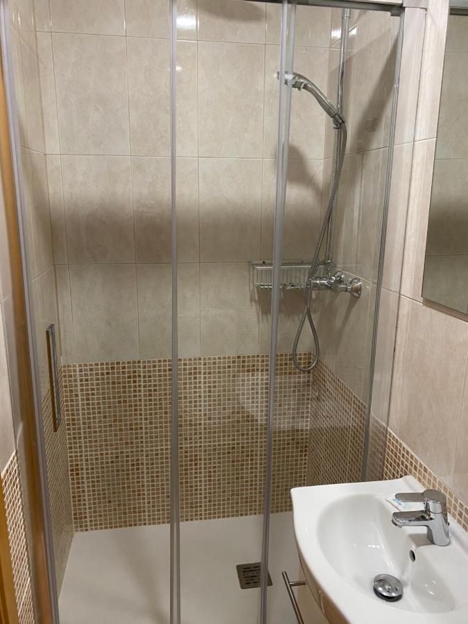 Single Room In My Apartment At The Beach Walencja Zewnętrze zdjęcie