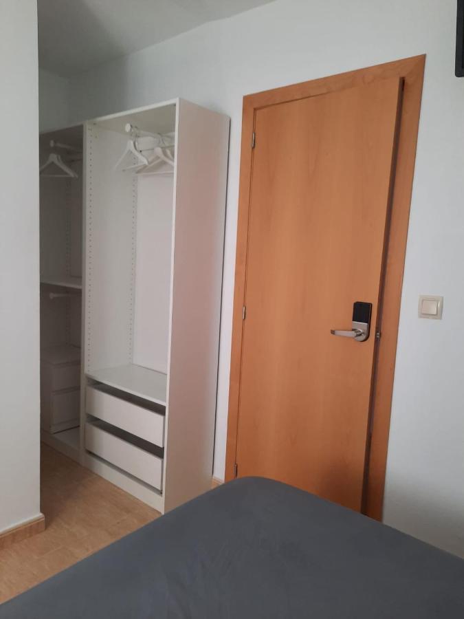 Single Room In My Apartment At The Beach Walencja Zewnętrze zdjęcie